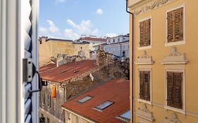 Stylish Apartment - Casa Leone - Center